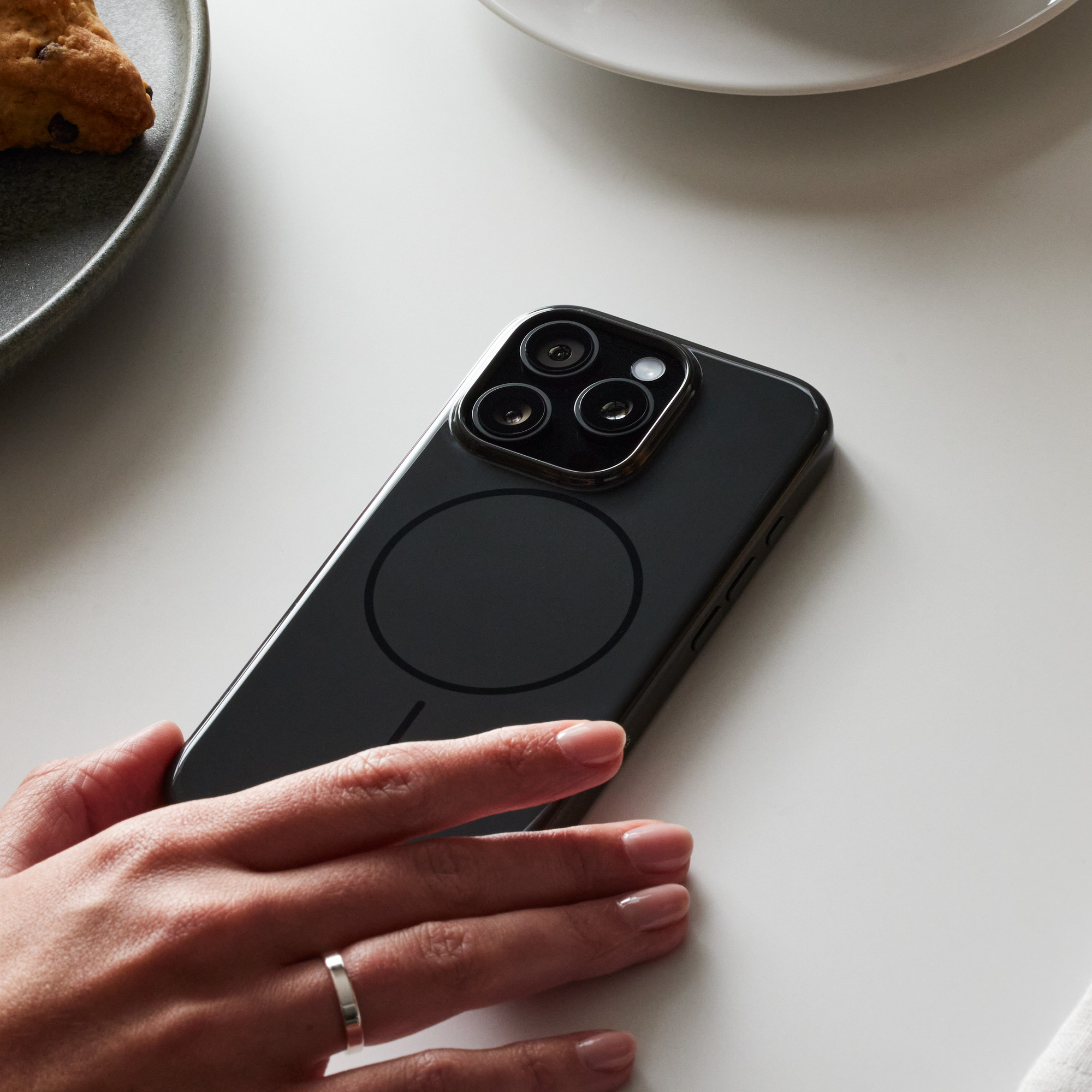 Beats iPhone 16 Pro Max Case with MagSafe — Midnight Black